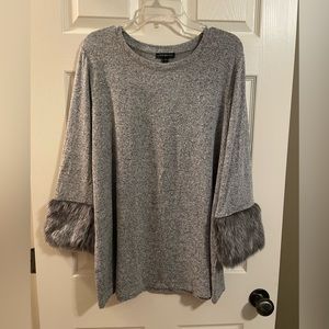 Lane Bryant beautiful heather gray tunic sweater with faux fur cuffs